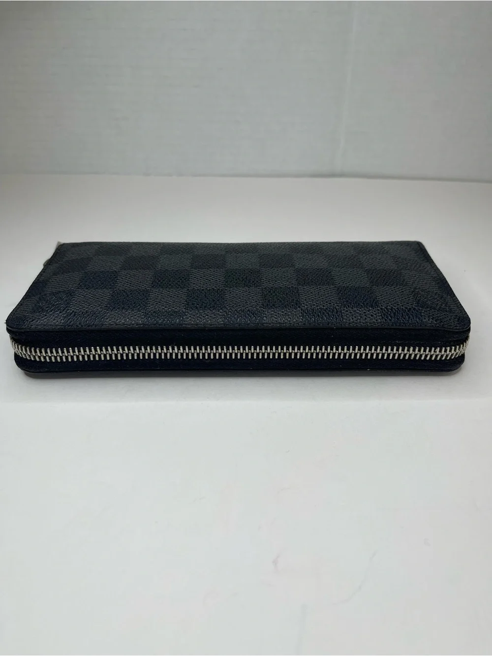 Louis Vuitton Damier Graphite canvas zippy wallet